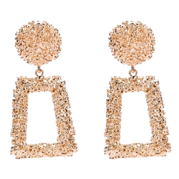 Just in!!! Gold Squares Earrings - Picture 6 of 7